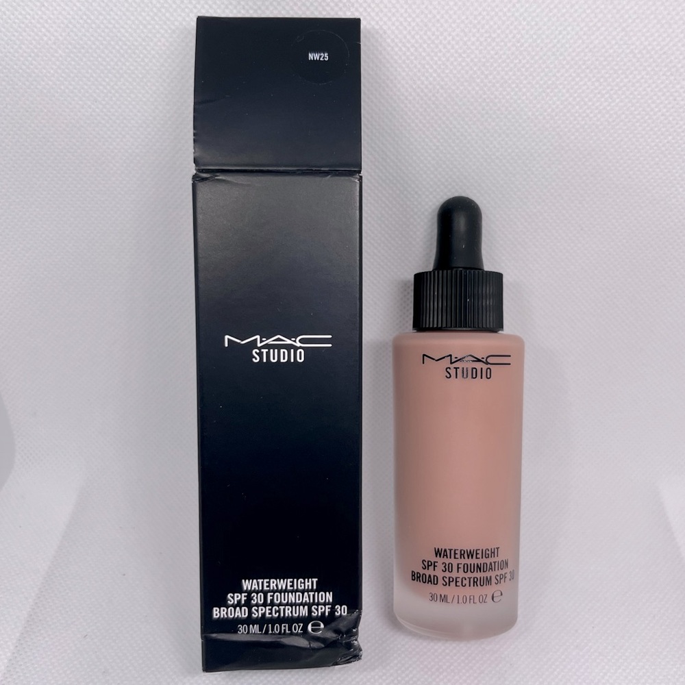 New NW25 Mac Studio Waterweight SPF30 Foundation Sheer Coverage Brand New in Box